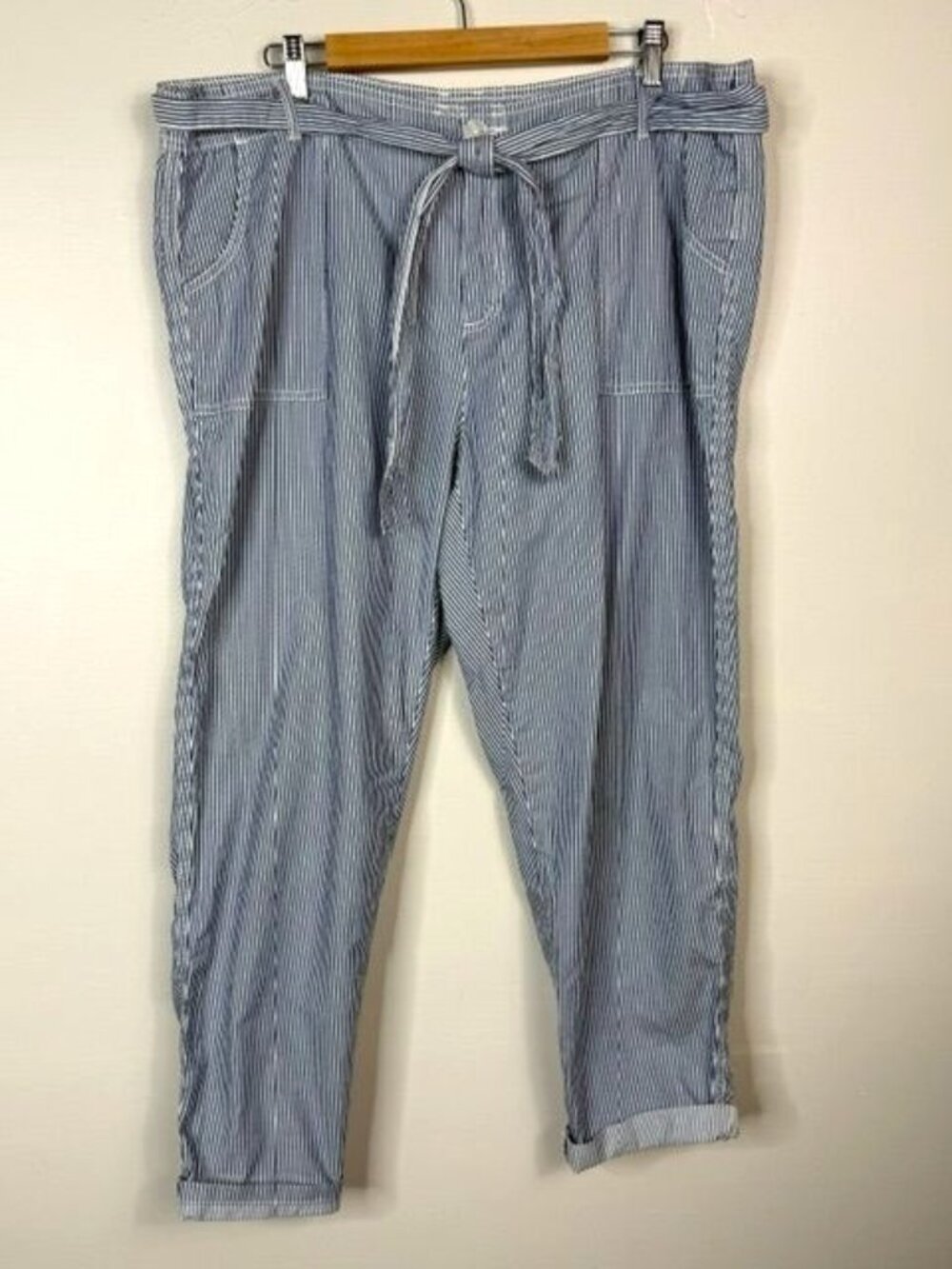 Liz Claiborne Women's Blue & White Striped 100% Cotton Belted Pants Size 16